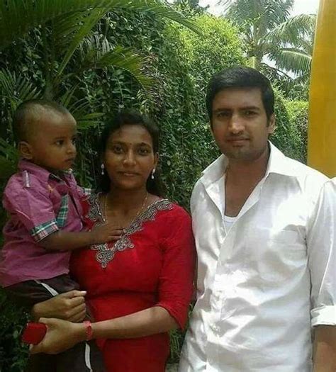 actor santhanam family